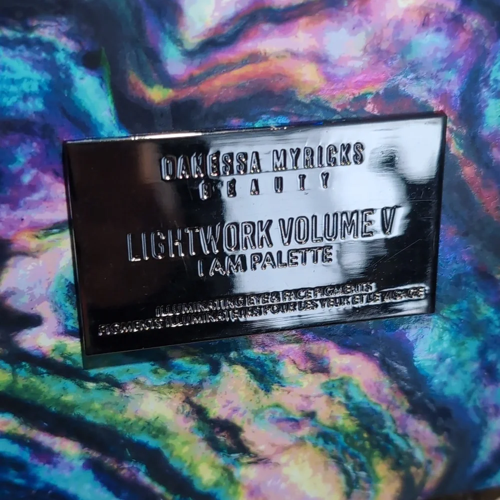 Danessa Myricks Beauty Lightwork Volume VI Am Palette - Picture 9 of 10